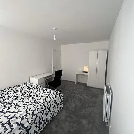 ホームステイ Double In A Shared House In ブリストル