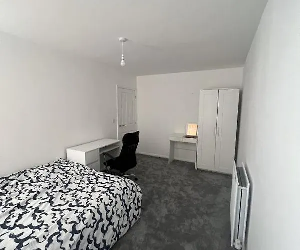 ホームステイ Double In A Shared House In ブリストル